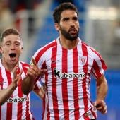 Raúl García celebra su gol ante el Eibar