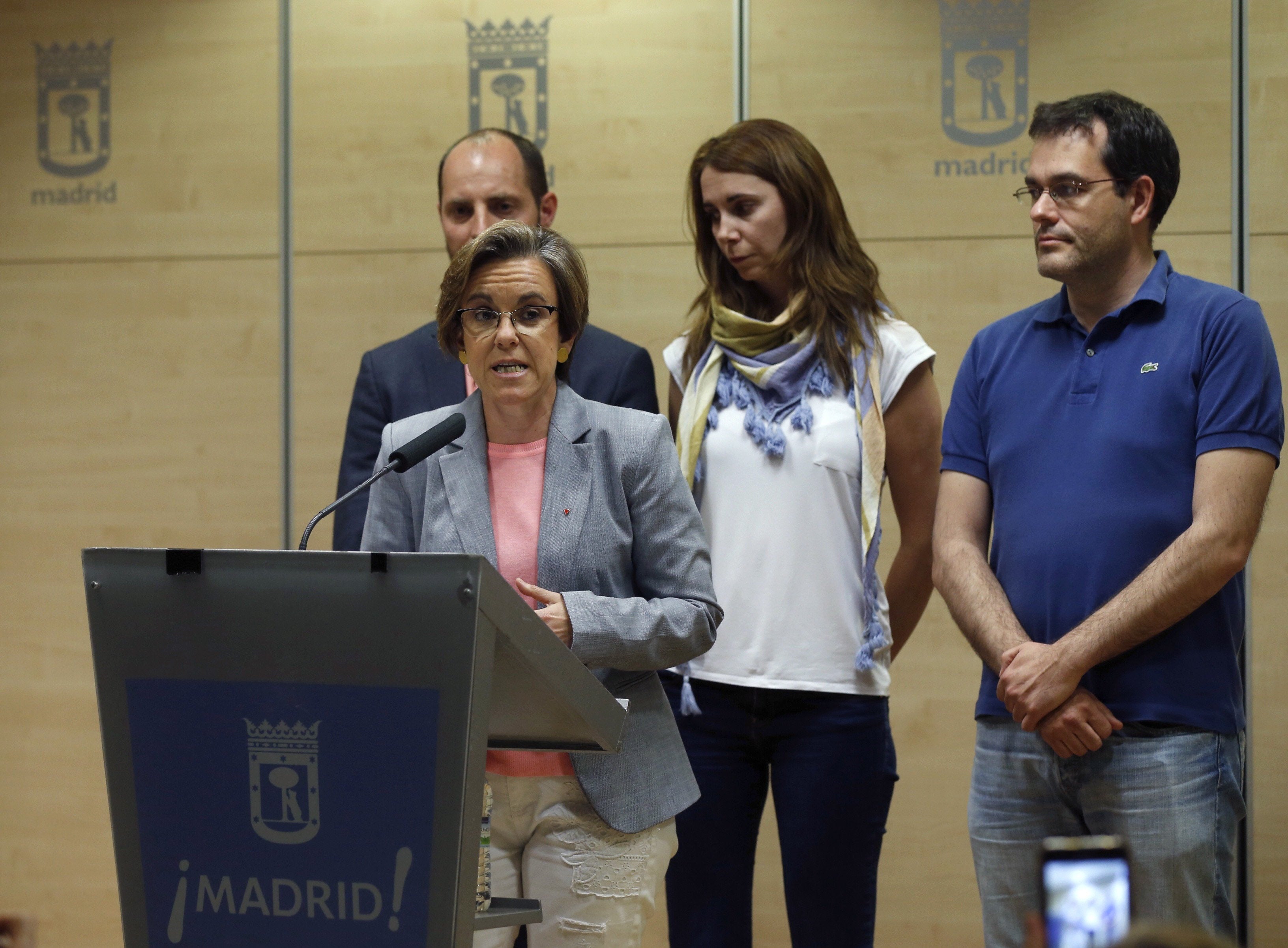 El PSOE pide un bono-transporte más barato para los días de contaminación El PSOE pide un bono-transporte más barato para los días de contaminación