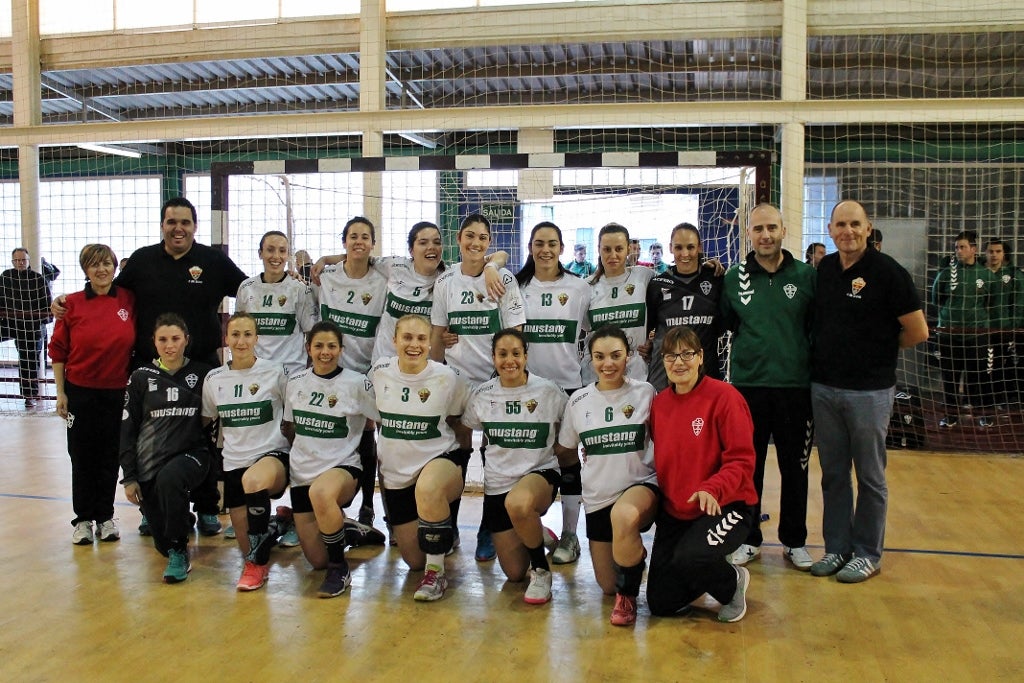 El Mustang pierde ante el Base Villaverde antes de jugar la Copa El Mustang pierde ante el Base Villaverde antes de jugar la Copa