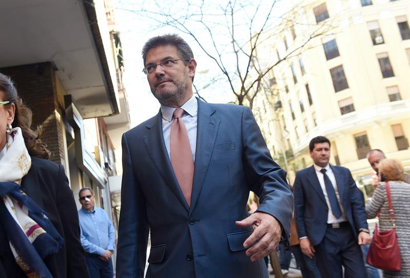 Catalá reitera su confianza en la Fiscalía frente a las "críticas sin fundamento" Catalá reitera su confianza en la Fiscalía frente a las "críticas sin fundamento"