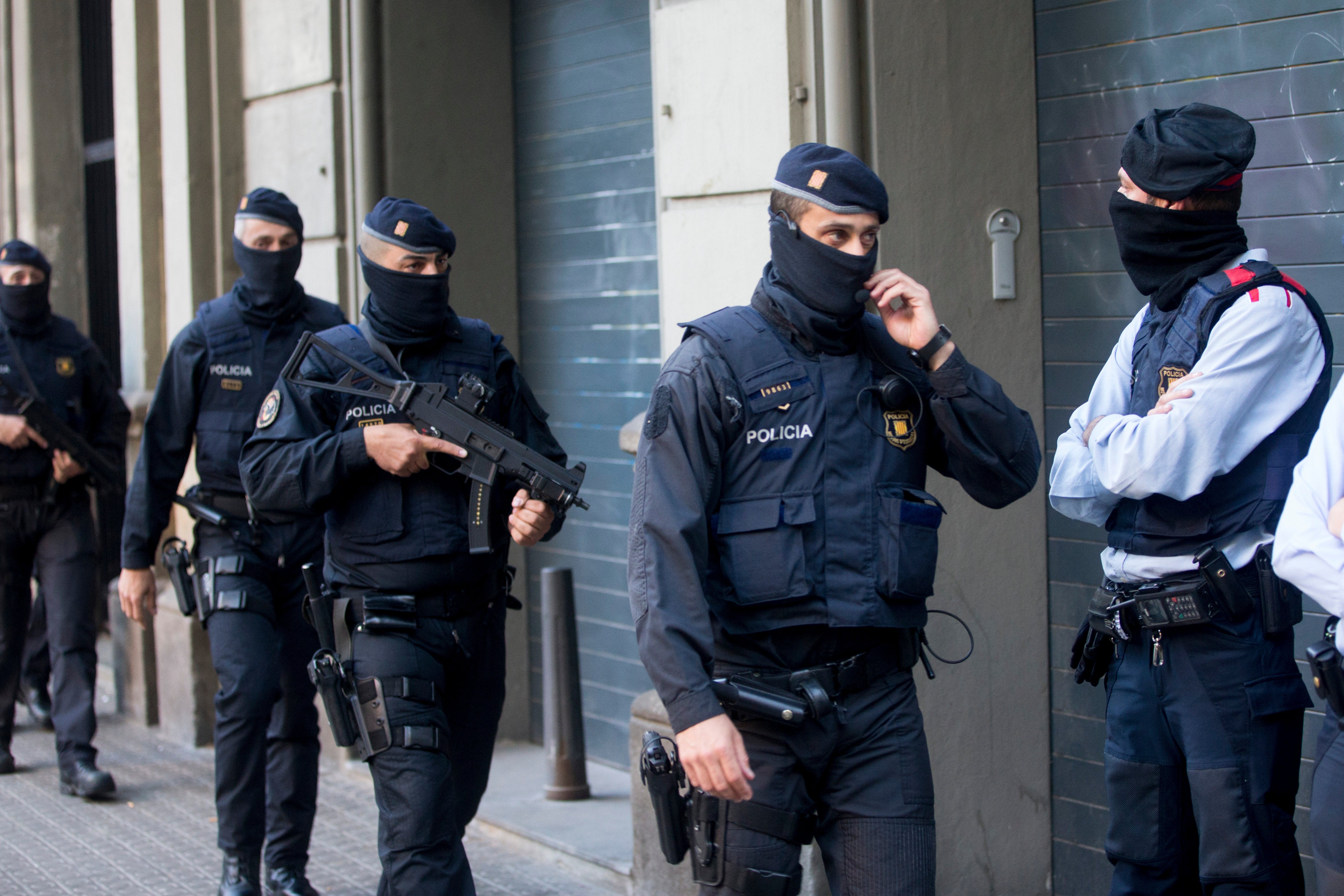Los Mossos dan consejos para ir a la concentración de la Plaza de Cataluña Los Mossos dan consejos para ir a la concentración de la Plaza de Cataluña