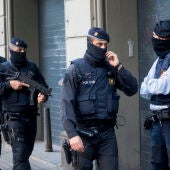 Los Mossos d'Esquadra durante la operación contra el terrorismo yihadista en varias localidades de Cataluña