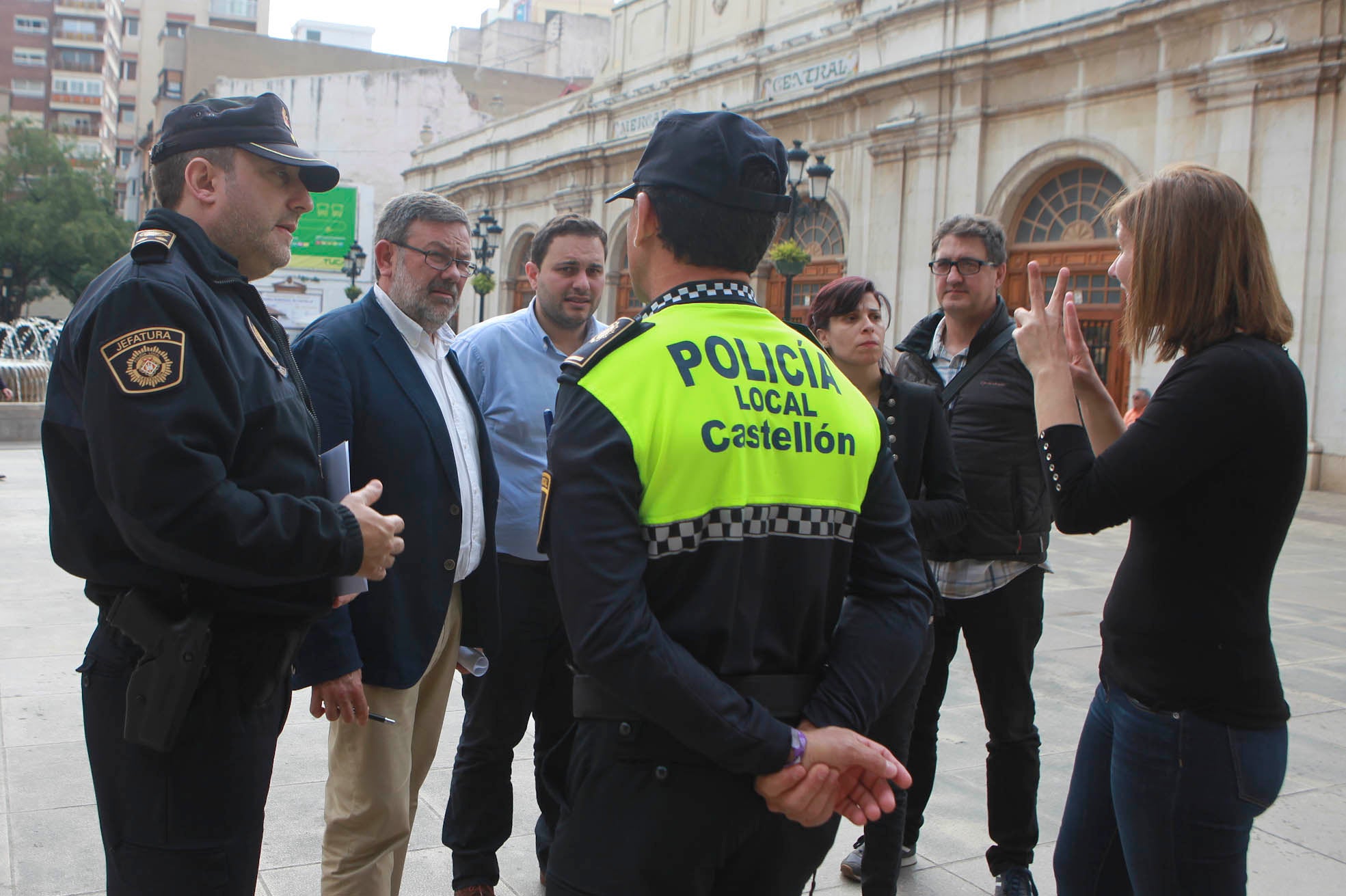 La Policía Local de Castellón abre un canal de comunicación vía whatsapp para personas sordas o con problemas sobrevenidos en el habla La Policía Local de Castellón abre un canal de comunicación vía whatsapp para personas sordas o con problemas sobrevenidos en el habla