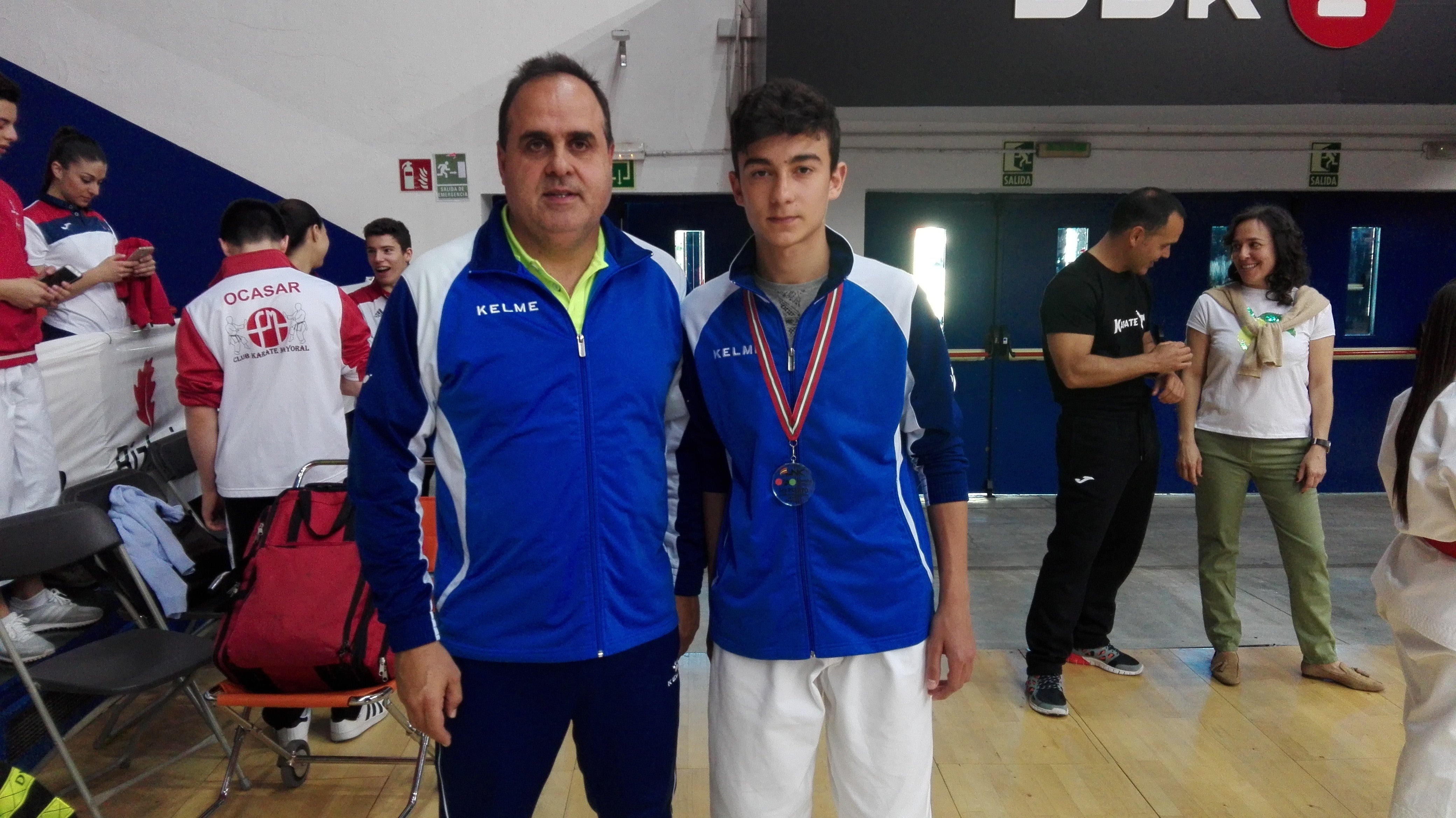 Juan Amorós, del Club Chazarra Elche, se cuelga un bronce de la Liga Nacional de Bilbao Juan Amorós, del Club Chazarra Elche, se cuelga un bronce de la Liga Nacional de Bilbao