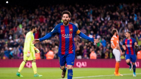 Leo Messi celebra el 1-0 ante Osasuna