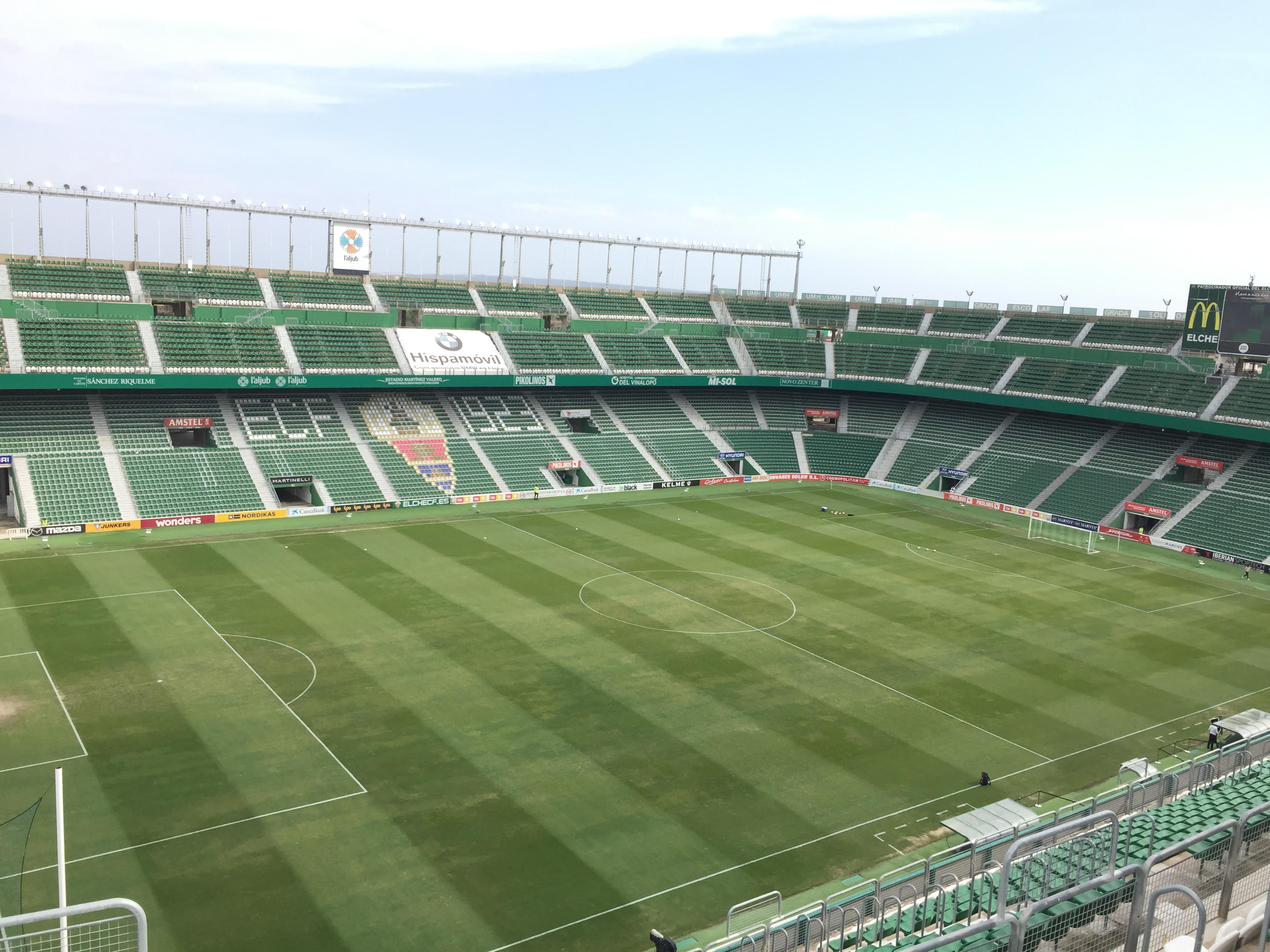 El Elche CF aprueba en la Junta un presupuesto de ingresos de 9.570.000 euros El Elche CF aprueba en la Junta un presupuesto de ingresos de 9.570.000 euros