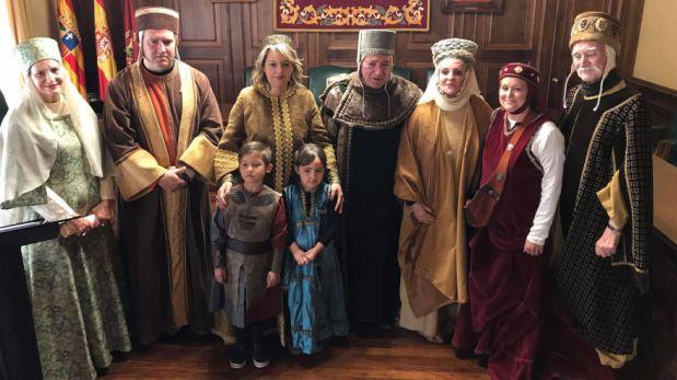 Internet: La pareja que se reencontró gracias a Facebook y se han casado en una boda medieval Internet: La pareja que se reencontró gracias a Facebook y se han casado en una boda medieval