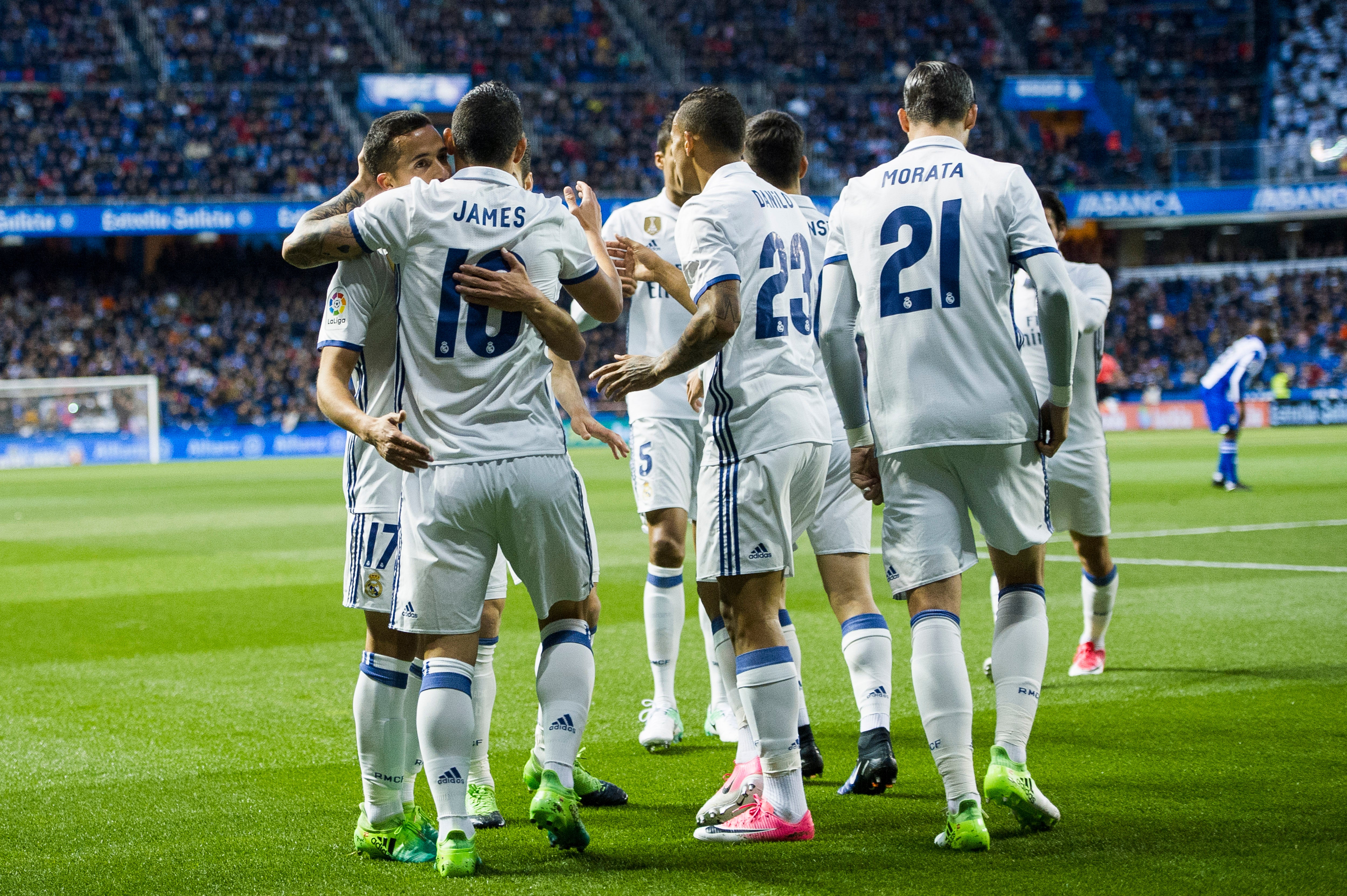 El Real Madrid golea al Depor y sigue dependiendo de sí mismo para ser campeón de Liga El Real Madrid golea al Depor y sigue dependiendo de sí mismo para ser campeón de Liga