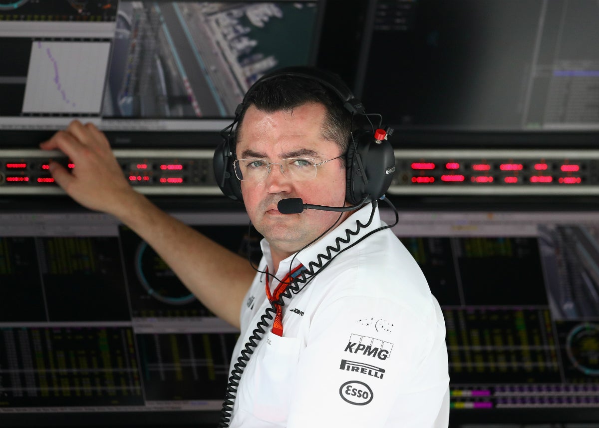 Boullier: "Sé que Alonso está contento en McLaren, pero necesita ser competitivo" Boullier: "Sé que Alonso está contento en McLaren, pero necesita ser competitivo"
