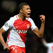 Mbappé celebra un gol Mbappé celebra un gol