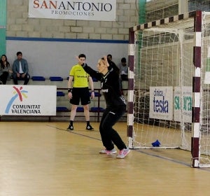 Llanos Trigueros, portera del Club Balonmano Elche Mustang. Llanos Trigueros, portera del Club Balonmano Elche Mustang.