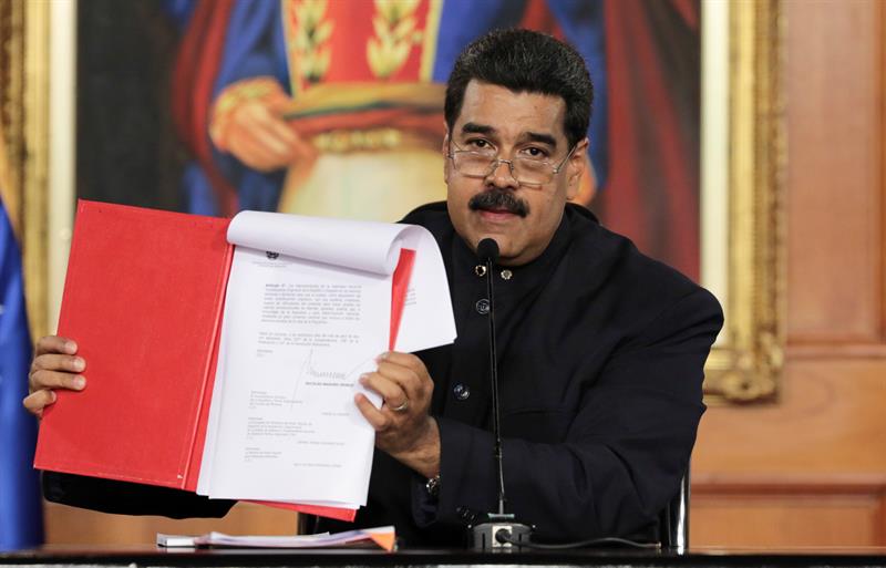 El Chavismo anuncia un recurso ante el Supremo para suspender el plebiscito de la oposición El Chavismo anuncia un recurso ante el Supremo para suspender el plebiscito de la oposición