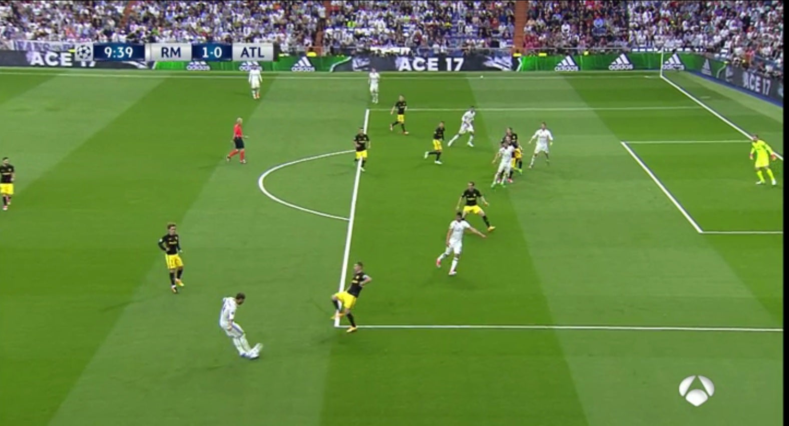 ¿Hay fuera de juego de Cristiano en el centro previo a la jugada del primer gol? ¿Hay fuera de juego de Cristiano en el centro previo a la jugada del primer gol?