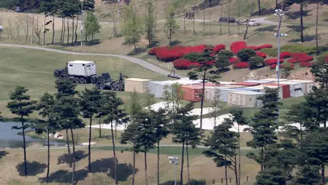 Tropas estadounidenses instalan el escudo antimisiles THAAD Tropas estadounidenses instalan el escudo antimisiles THAAD