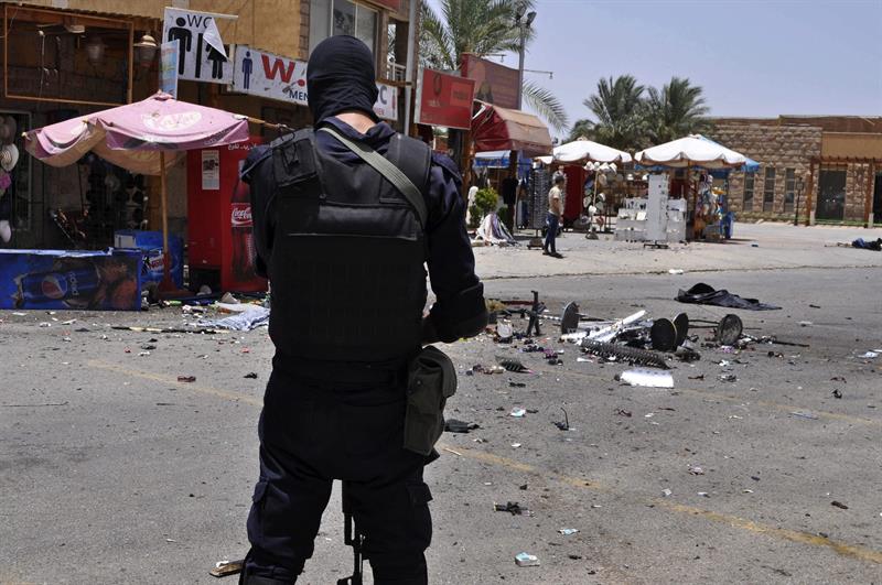Mueren tres policías y cinco resultan heridos en un ataque a tiros en Egipto Mueren tres policías y cinco resultan heridos en un ataque a tiros en Egipto