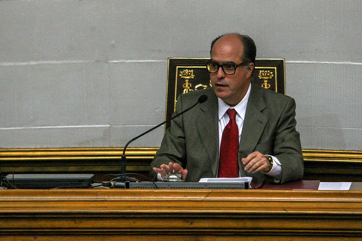 El Parlamento venezolano rechaza la convocatoria a que se elija una Asamblea Nacional Constituyente de Maduro El Parlamento venezolano rechaza la convocatoria a que se elija una Asamblea Nacional Constituyente de Maduro