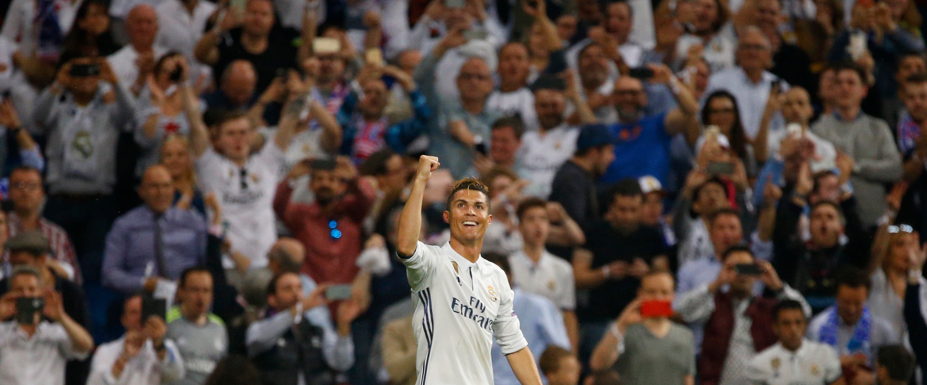 Inician una petición en change.org para perdonar la deuda a Cristiano Ronaldo y que se quede en el Real Madrid Inician una petición en change.org para perdonar la deuda a Cristiano Ronaldo y que se quede en el Real Madrid