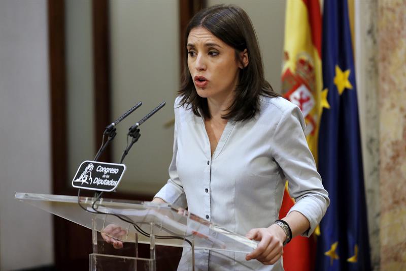 Podemos, a Montoro: "Para borrachera, la que se ha pegado el PP con la corrupción" Podemos, a Montoro: "Para borrachera, la que se ha pegado el PP con la corrupción"