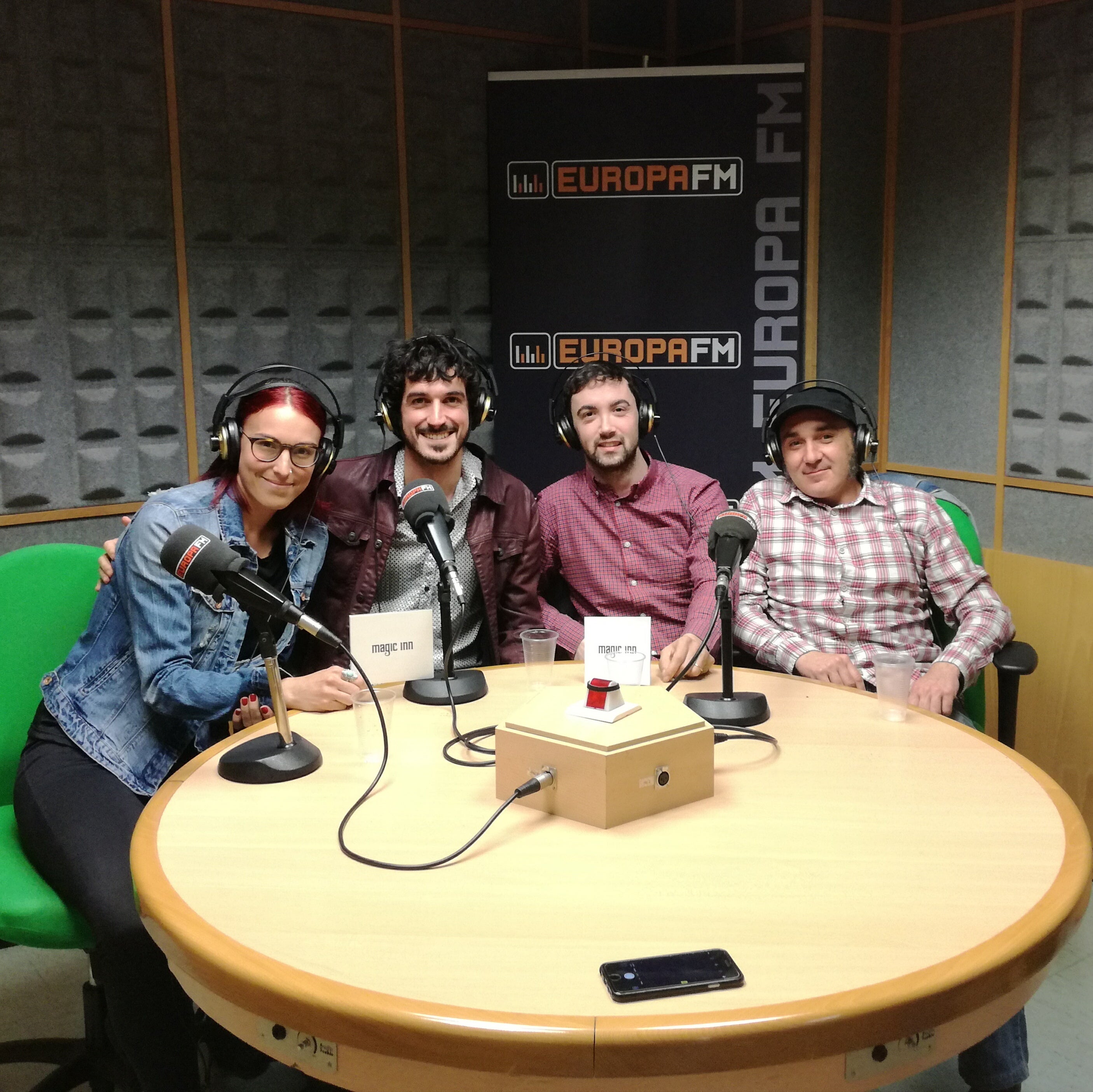 Magic Inn nos presenta su primer CD, "Magic Inn". Magic Inn nos presenta su primer CD, "Magic Inn".