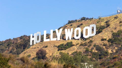 Hollywood evita una nueva huelga de guionistas