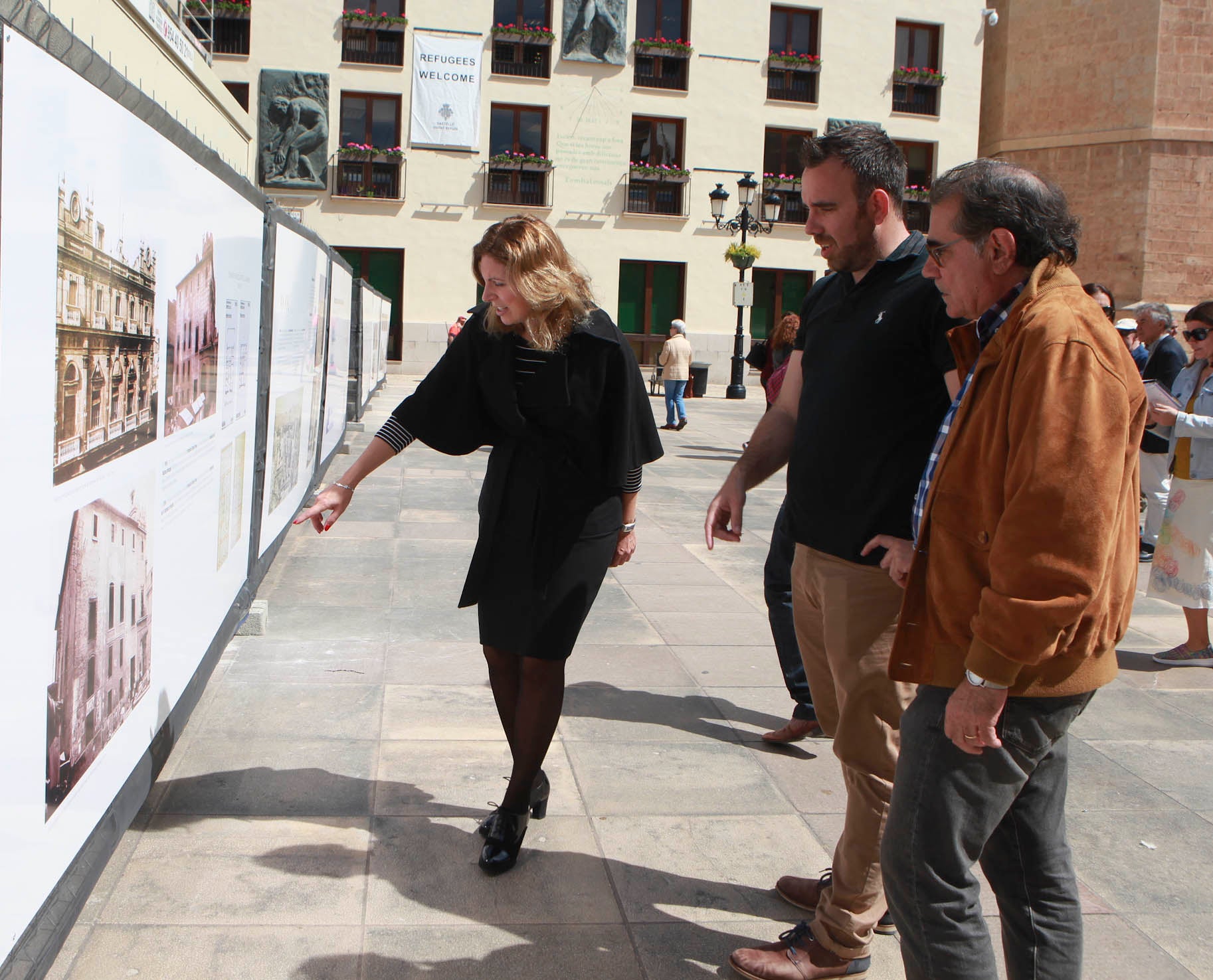 Castellón explica con 13 paneles al aire libre la historia del Palau Municipal y la restauración del edificio Castellón explica con 13 paneles al aire libre la historia del Palau Municipal y la restauración del edificio