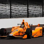 Fernando Alonso, dando sus primeras vueltas al óvalo de Indianápolis Fernando Alonso, dando sus primeras vueltas al óvalo de Indianápolis