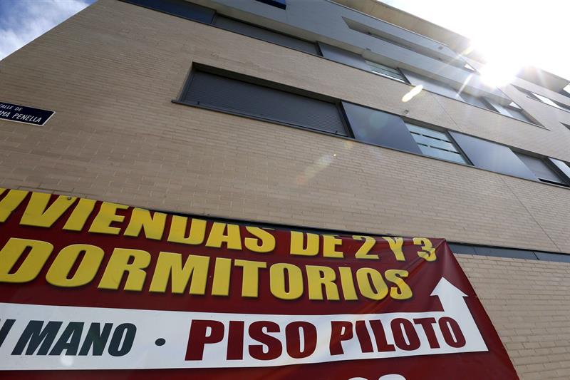 Los jóvenes menores de 35 años contarán con una ayuda de hasta 10.800 euros para comprar un piso Los jóvenes menores de 35 años contarán con una ayuda de hasta 10.800 euros para comprar un piso