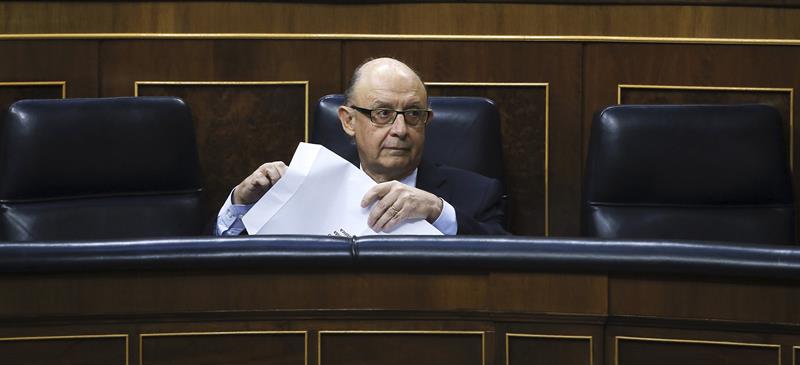 Personas físicas: Montoro sigue siendo la estrella del debate de los presupuestos Personas físicas: Montoro sigue siendo la estrella del debate de los presupuestos