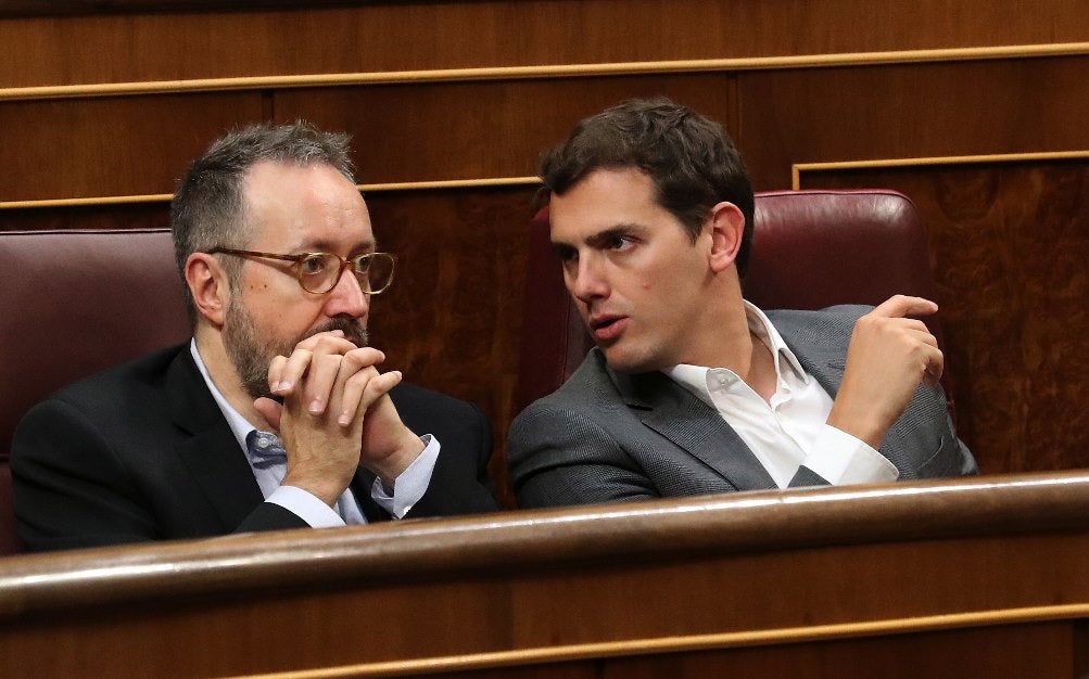 Ciudadanos pide al Congreso que retire el sueldo a los diputados de ERC y el PDeCAT Ciudadanos pide al Congreso que retire el sueldo a los diputados de ERC y el PDeCAT