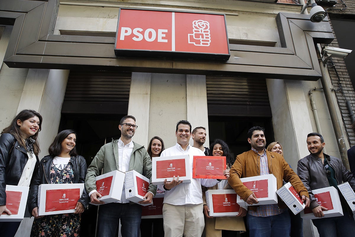 Ferraz completará este viernes la verificación de los avales de los precandidatos a las primarias del PSOE Ferraz completará este viernes la verificación de los avales de los precandidatos a las primarias del PSOE