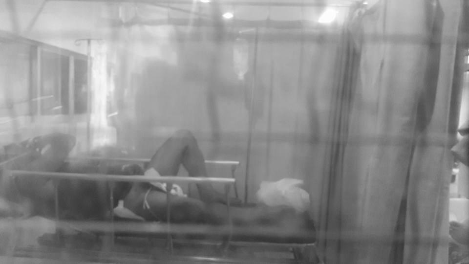 Una mujer le corta el pene a su marido con unas tijeras por ser un "mujeriego" Una mujer le corta el pene a su marido con unas tijeras por ser un "mujeriego"