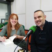 Rafa Gutiérrez y Sofía Castañón en los estudios de Onda Cero Gijón