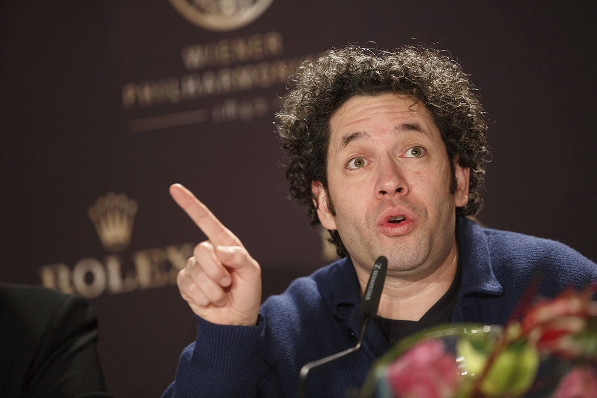 El director de orquesta venezolano, Gustavo Dudamel, pide a Maduro que rectifique y "escuche a la voz del pueblo" El director de orquesta venezolano, Gustavo Dudamel, pide a Maduro que rectifique y "escuche a la voz del pueblo"