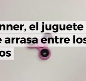 Frame 4.384364 de: Spinner, el juguete que arrasa entre los niños Frame 4.384364 de: Spinner, el juguete que arrasa entre los niños