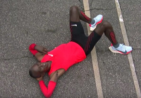 Eliud Kipchoge corre el maratón más rápido de la historia en 2 horas y 25 segundos Eliud Kipchoge corre el maratón más rápido de la historia en 2 horas y 25 segundos