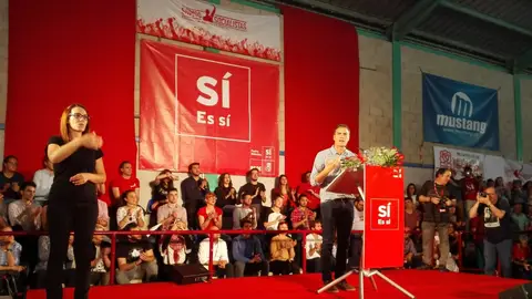 Pedro Sánchez durante su intervención en el mitín de Elche. Primarias PSOE