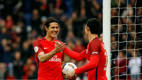 Cavani celebra un gol del PSG Cavani celebra un gol del PSG