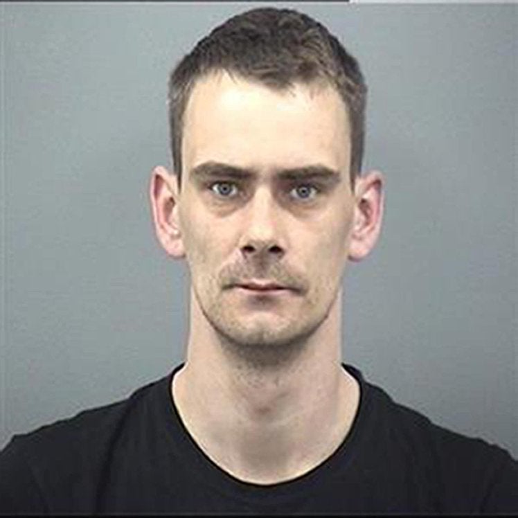 Condenado a cadena perpetua un padre que asesinó a su bebé de tres meses a patadas por un "ataque de ira" Condenado a cadena perpetua un padre que asesinó a su bebé de tres meses a patadas por un "ataque de ira"