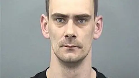 Robert Hinz acusado de asesinar a su hijo Robert Hinz acusado de asesinar a su hijo