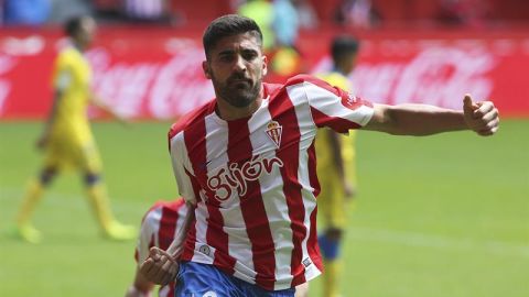 Carlos Carmona celebra su gol a Las Palmas.