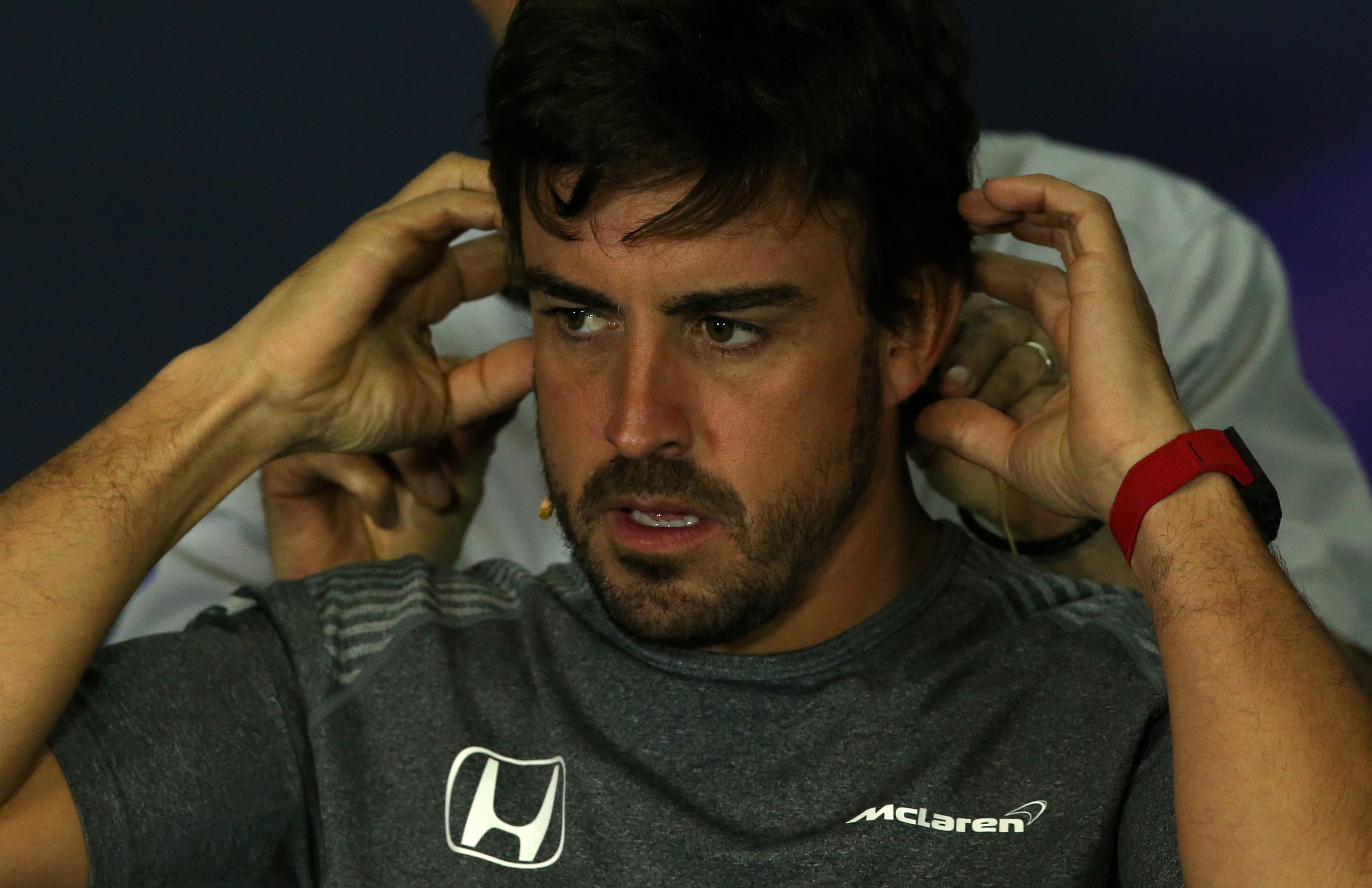 Un nuevo desastre del Mclaren de Fernando Alonso en Montmeló Un nuevo desastre del Mclaren de Fernando Alonso en Montmeló