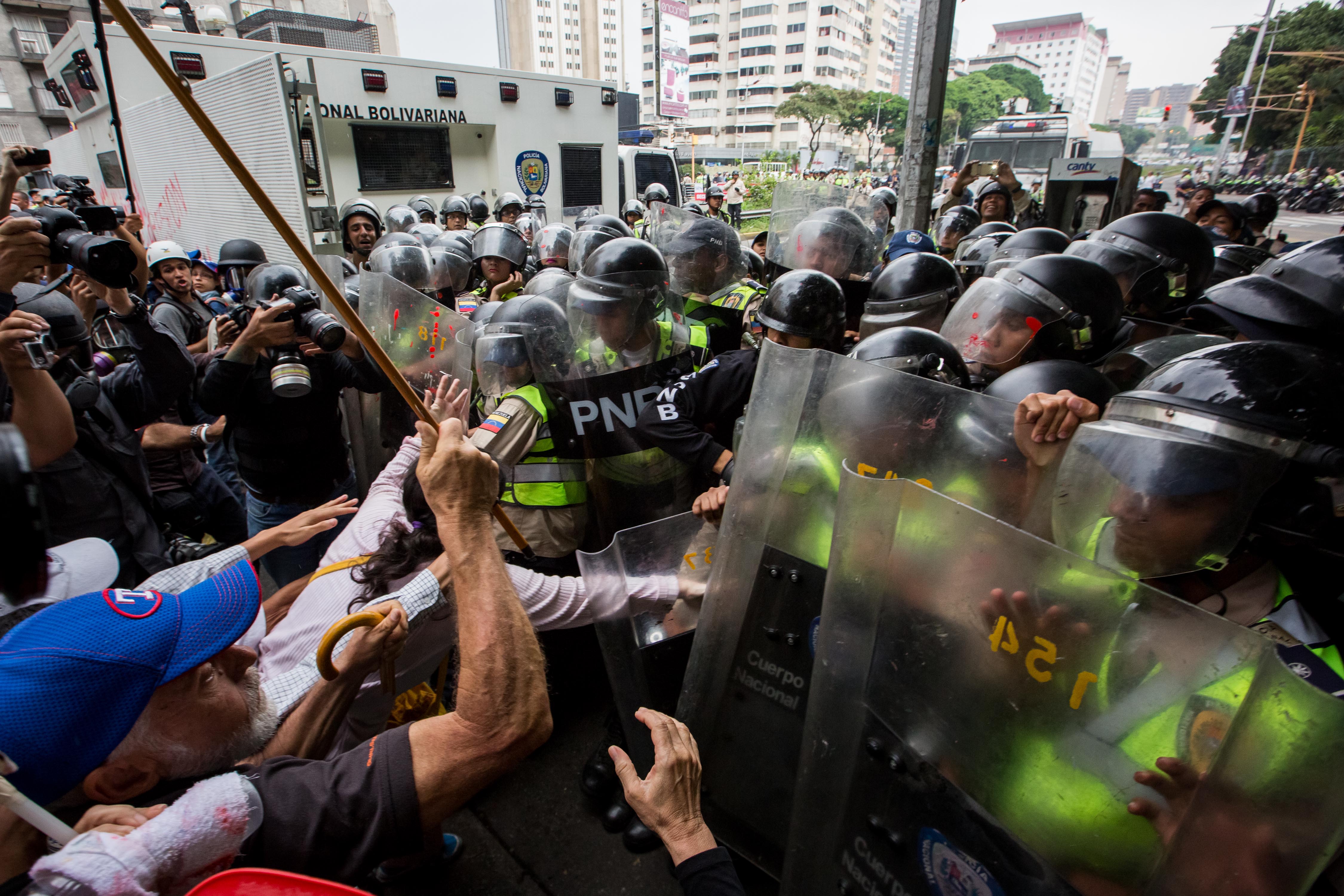 Los venezolanos residentes en España reciben con sorpresa y escepticismo la liberación de Leopoldo López Los venezolanos residentes en España reciben con sorpresa y escepticismo la liberación de Leopoldo López