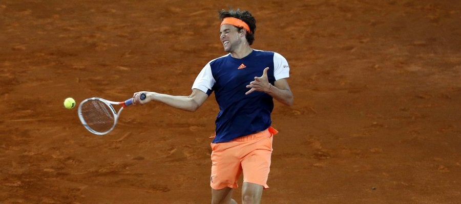 Dominic Thiem golpea con su derecha en el partido contra Pablo Cuevas Dominic Thiem golpea con su derecha en el partido contra Pablo Cuevas