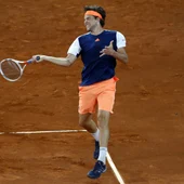 Dominic Thiem golpea con su derecha en el partido contra Pablo Cuevas Dominic Thiem golpea con su derecha en el partido contra Pablo Cuevas