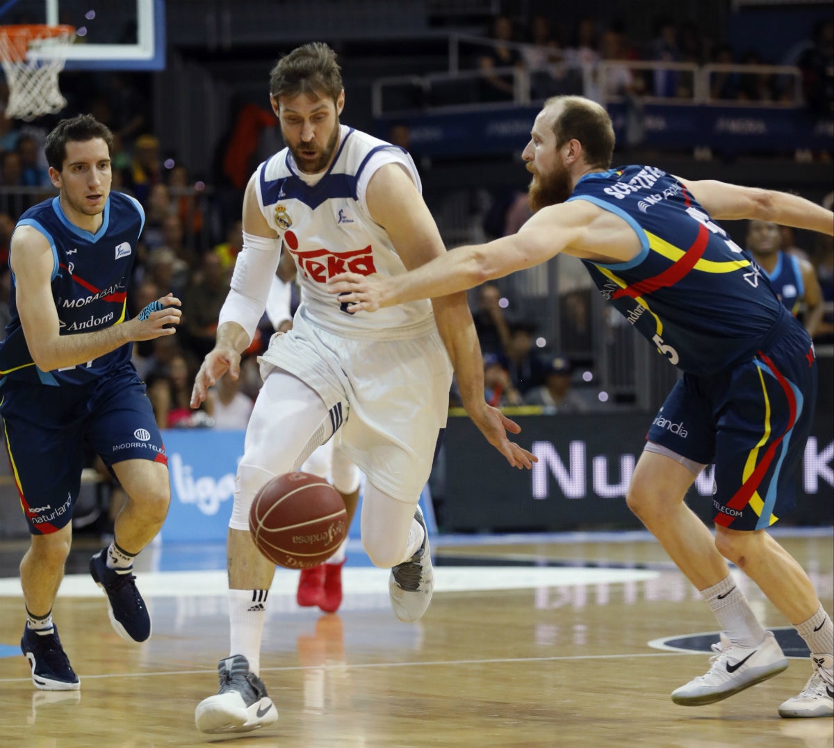 El Real Madrid suda para ganar en la prórroga al MoraBanc Andorra El Real Madrid suda para ganar en la prórroga al MoraBanc Andorra