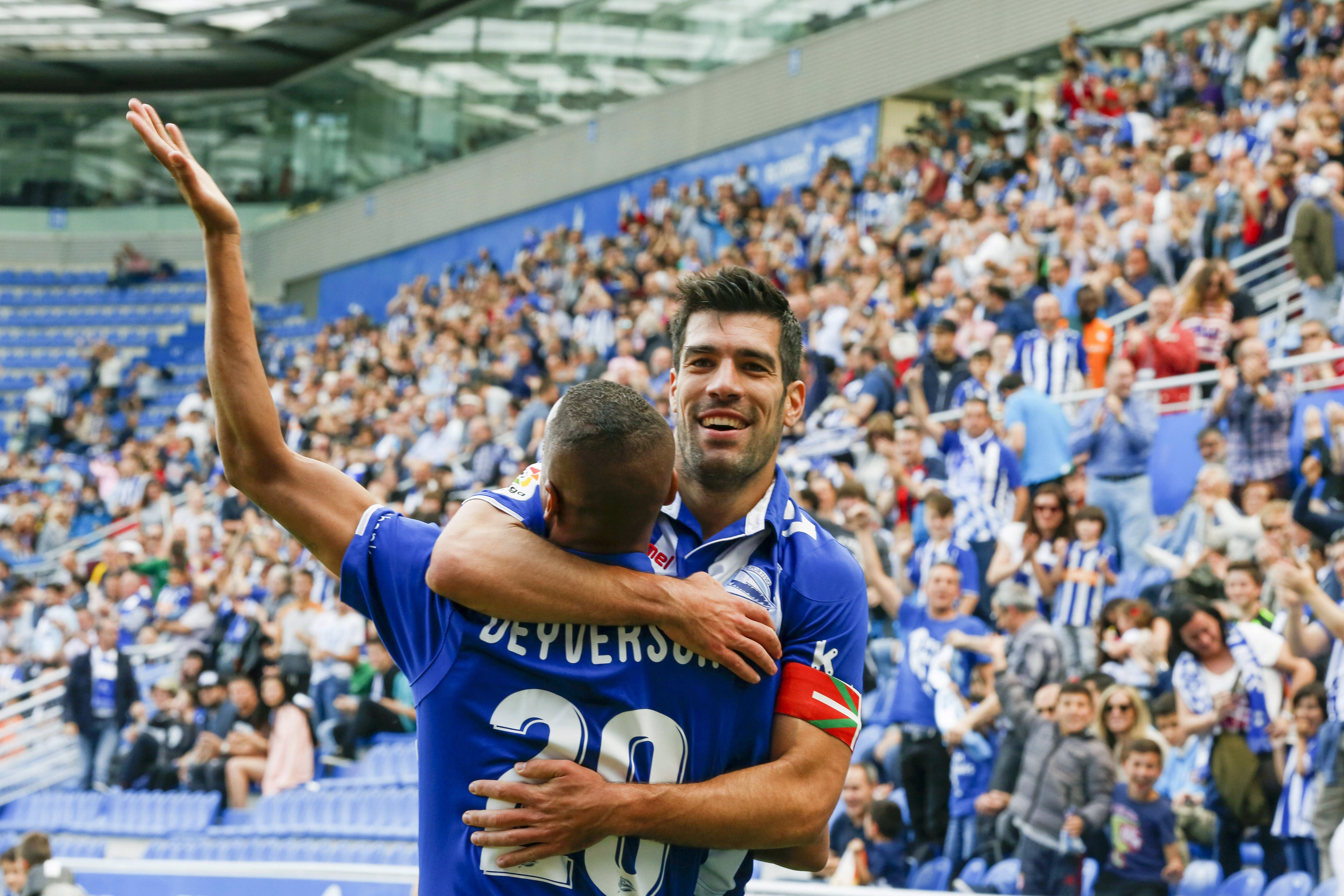 Alavés 3-1 Celta de Vigo. El Alavés continúa de dulce y golea a un flojo Celta de Vigo Alavés 3-1 Celta de Vigo. El Alavés continúa de dulce y golea a un flojo Celta de Vigo