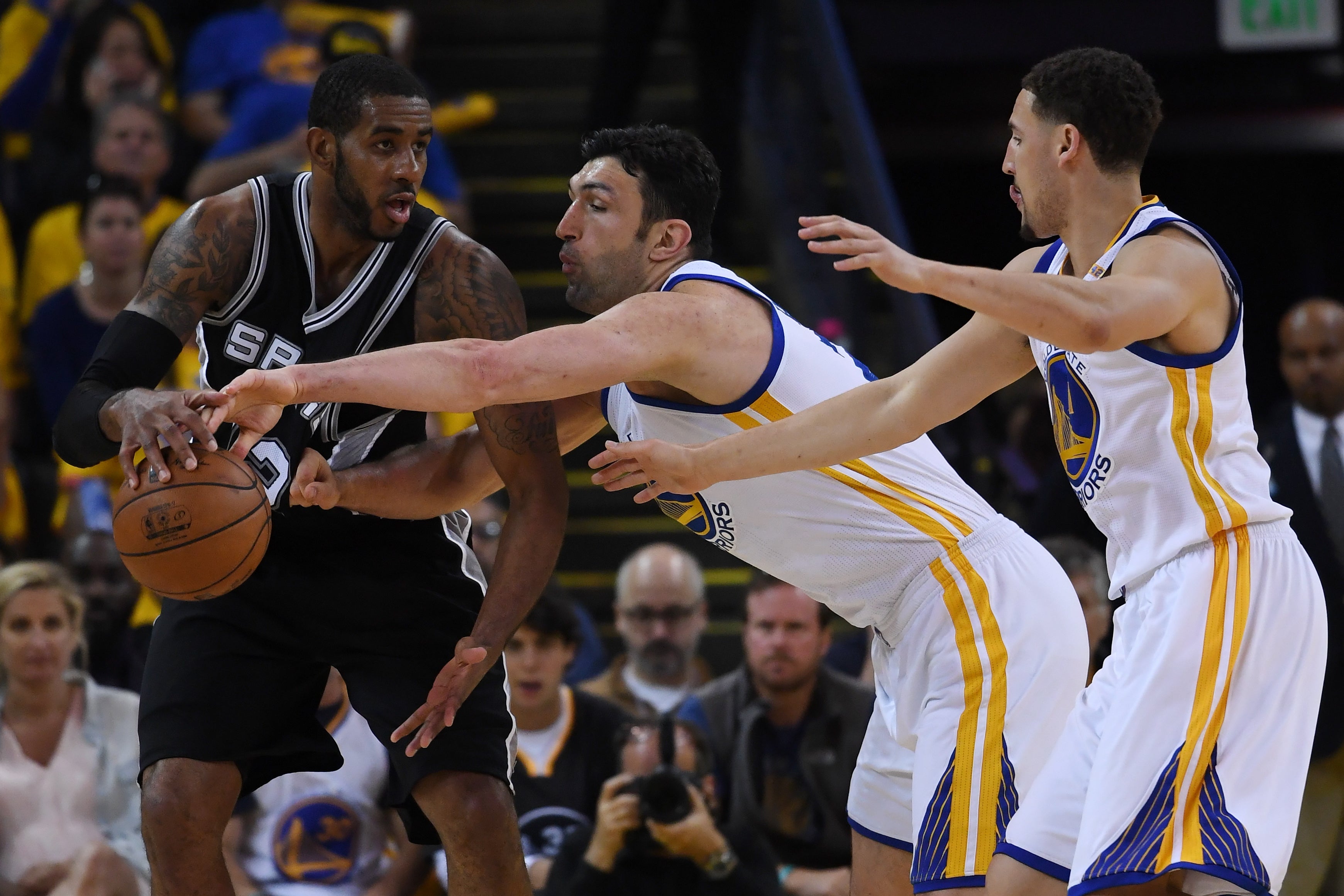 Los Warriors remontan ante los Spurs para empezar mandando en la final del Oeste Los Warriors remontan ante los Spurs para empezar mandando en la final del Oeste