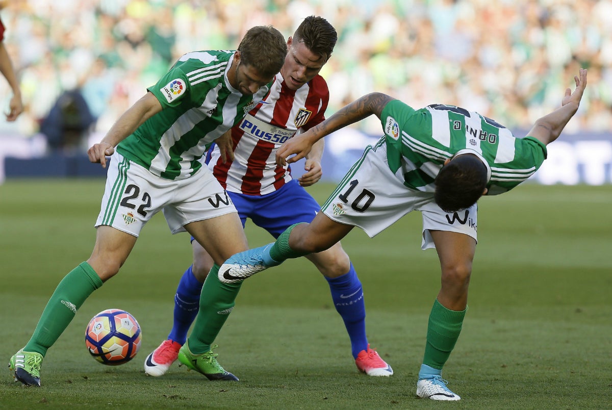 Betis 1 - 1 Atlético. El Atlético certifica la tercera plaza con un empate ante el Betis Betis 1 - 1 Atlético. El Atlético certifica la tercera plaza con un empate ante el Betis