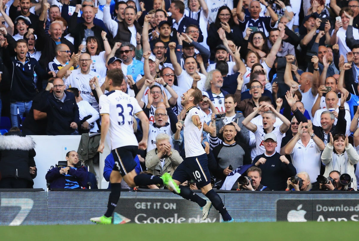 El Tottenham se despide de White Hart Lane con victoria ante el Manchester United El Tottenham se despide de White Hart Lane con victoria ante el Manchester United