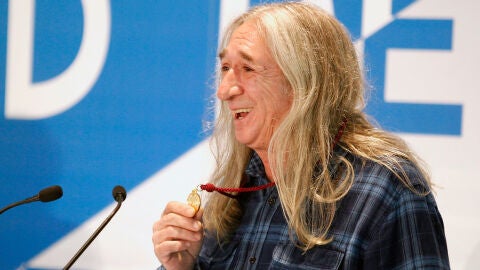 Rosendo, tras recibir la Medalla de Oro de Madrid